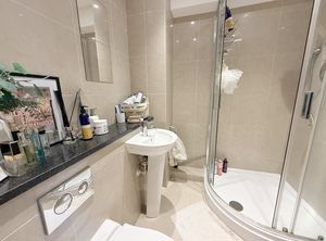 EN-SUITE- click for photo gallery